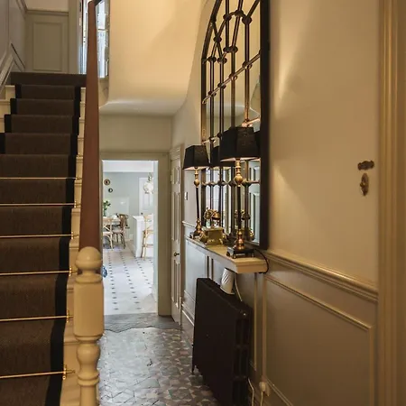 Semesterbostad Alexander House *