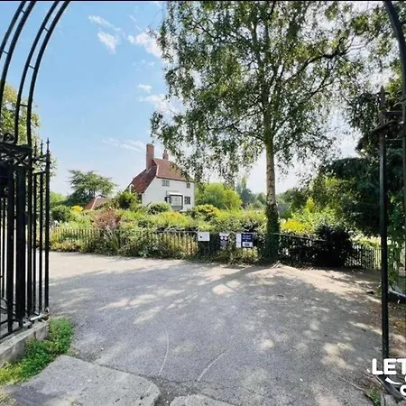 Alexander House Feriehus *